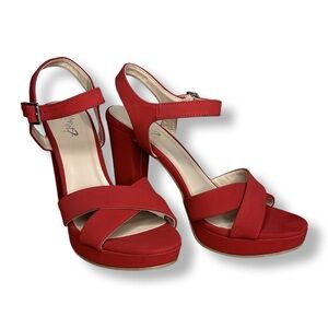 Women’s Red Y-Not? Keeper 1” Platform open toe dress shoes w/ 4.5” Heels
